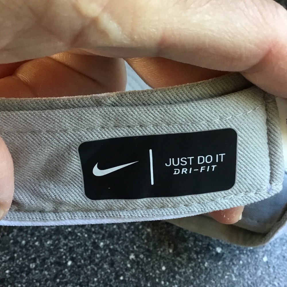 NIKE - Picture 12 of 14